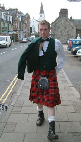 ScottishHamilton Gray Tartan Heavy Kilt & Kilt PinGeoffrey 